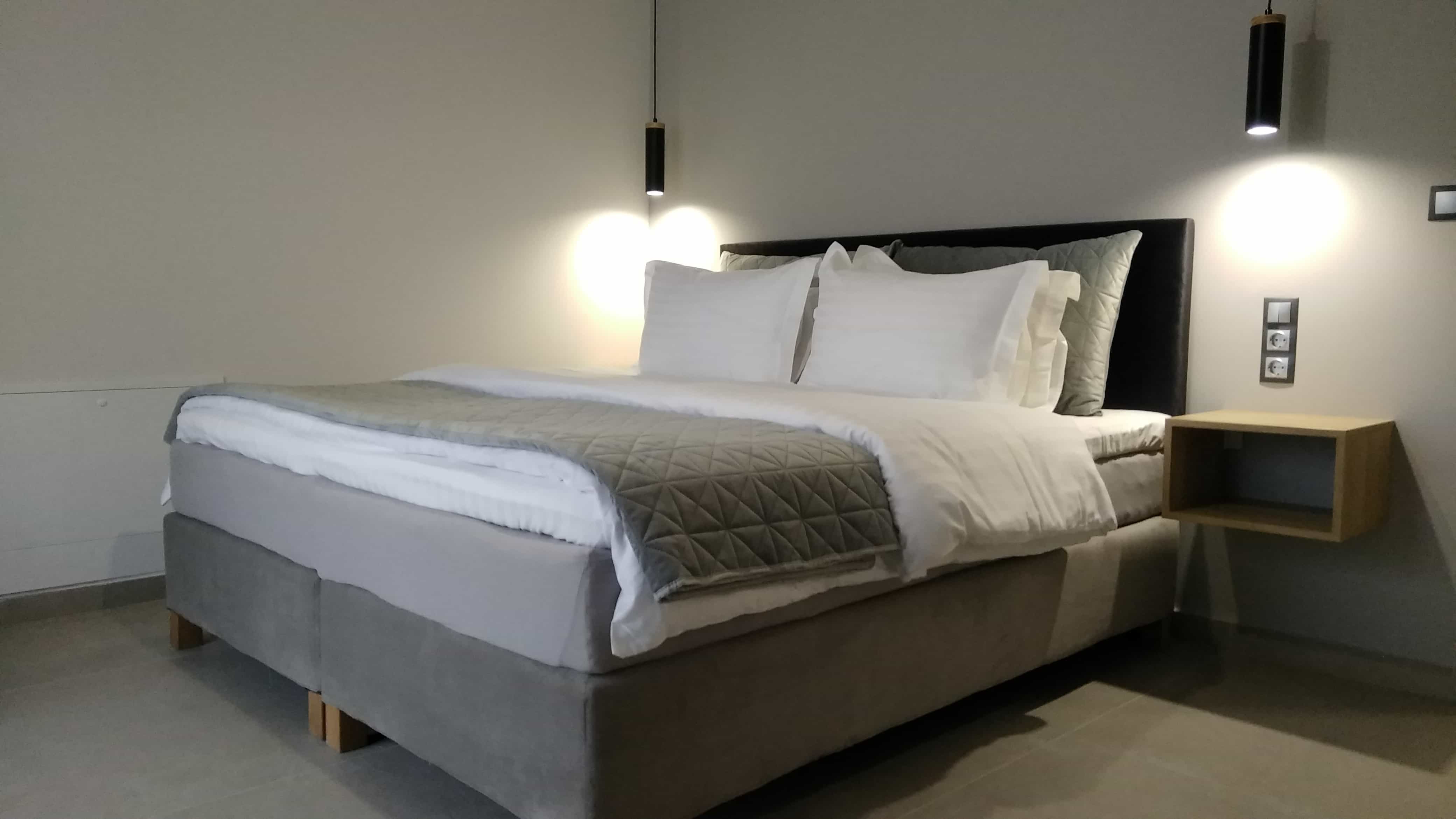 Apartment bedroom image